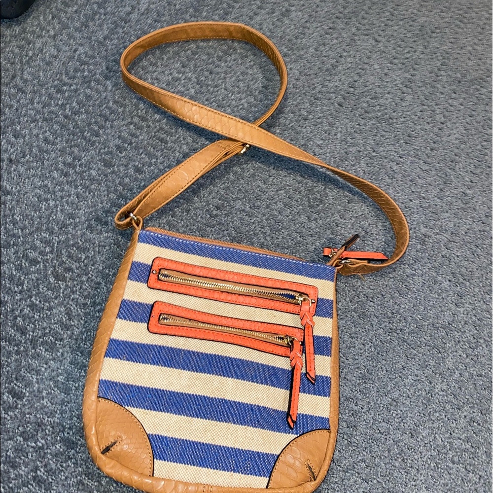 Apt 9 purse